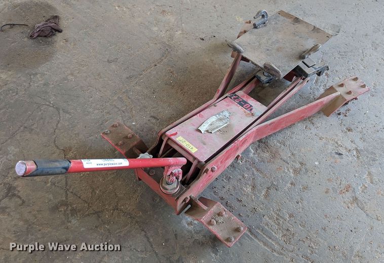 image for item LN9003 Norco 72030A  floor jack