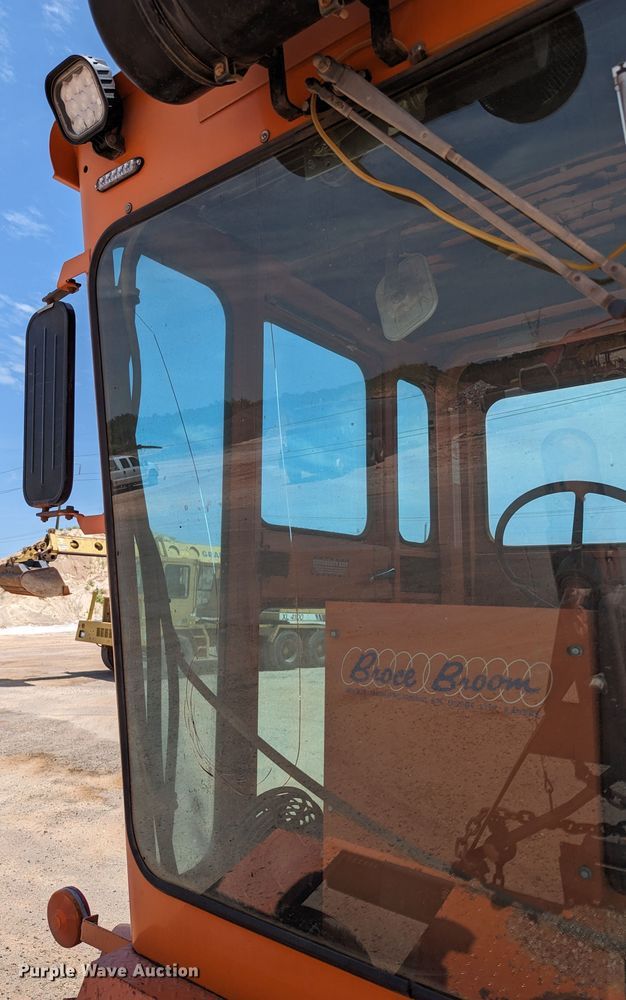 image for item LN9009 Broce RC350  broom