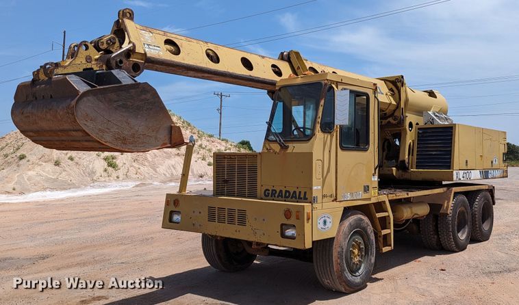 image for item LN9015 1994 Gradall XL4100  wheeled excavator