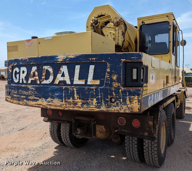 image for item LN9015 1994 Gradall XL4100  wheeled excavator