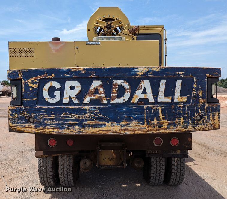 image for item LN9015 1994 Gradall XL4100  wheeled excavator
