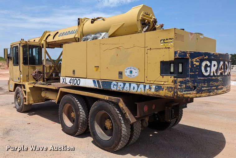 image for item LN9015 1994 Gradall XL4100  wheeled excavator