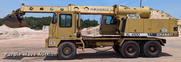 image for item LN9015 1994 Gradall XL4100  wheeled excavator
