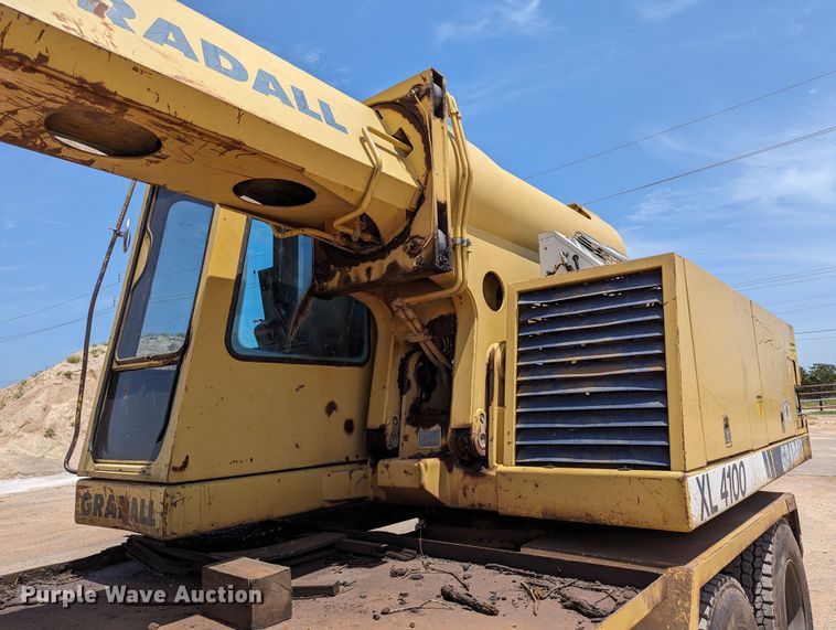 image for item LN9015 1994 Gradall XL4100  wheeled excavator