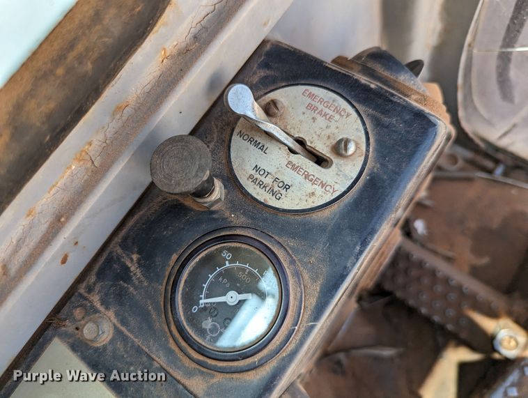 image for item LN9015 1994 Gradall XL4100  wheeled excavator