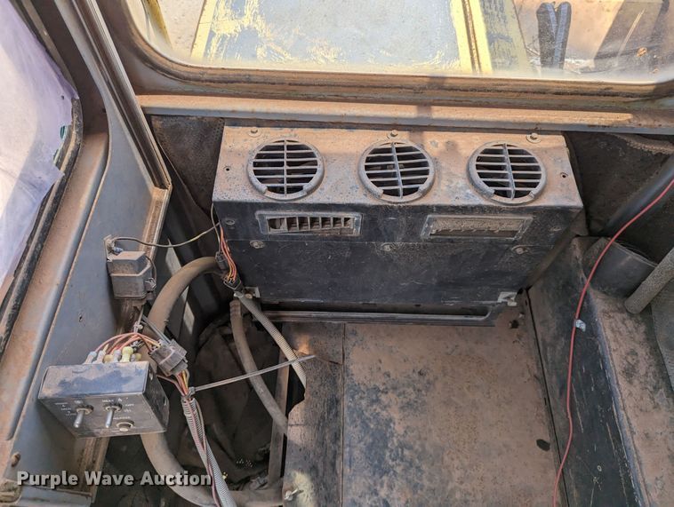 image for item LN9015 1994 Gradall XL4100  wheeled excavator