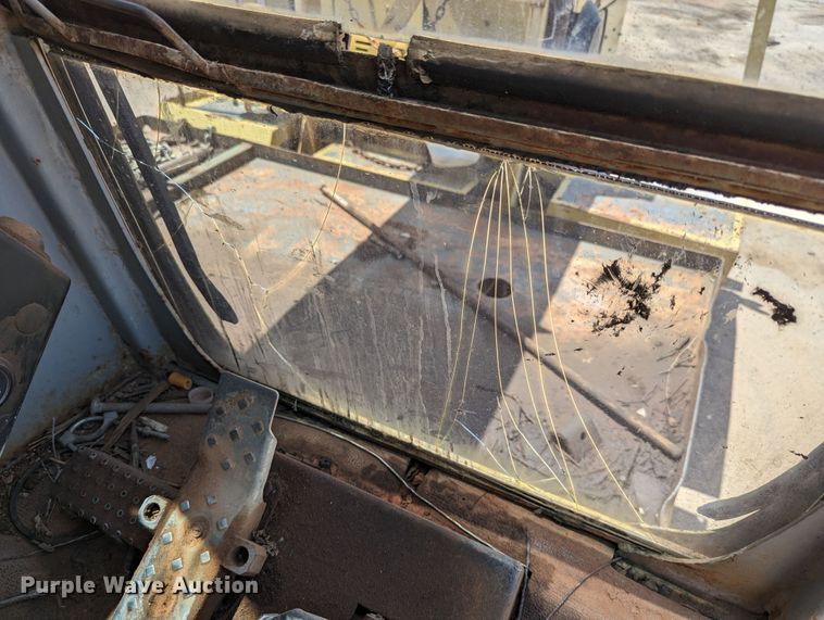 image for item LN9015 1994 Gradall XL4100  wheeled excavator