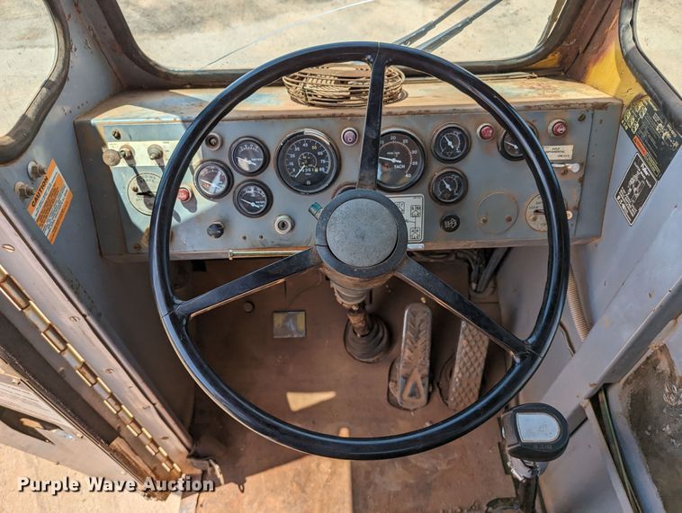 image for item LN9015 1994 Gradall XL4100  wheeled excavator