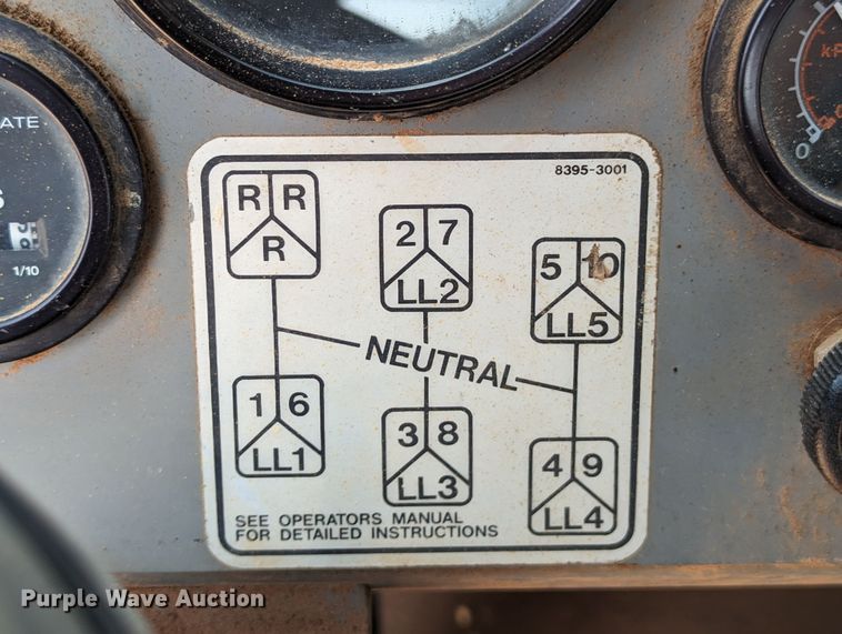 image for item LN9015 1994 Gradall XL4100  wheeled excavator
