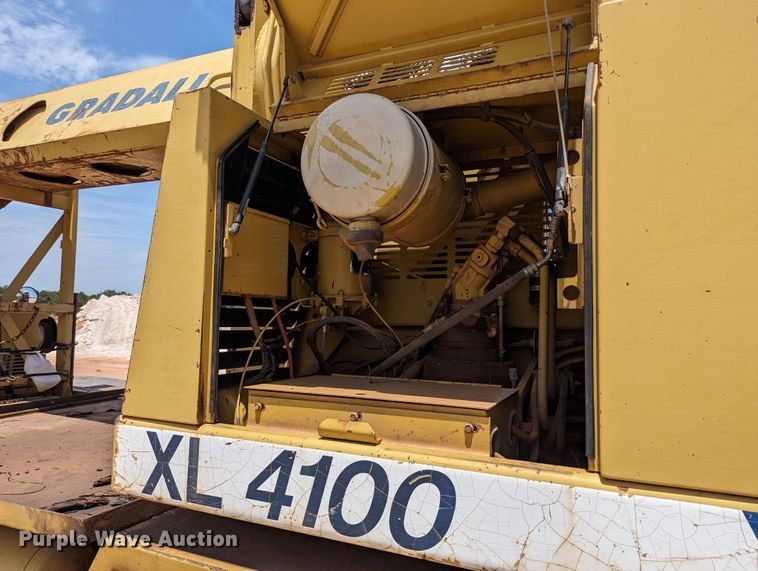 image for item LN9015 1994 Gradall XL4100  wheeled excavator