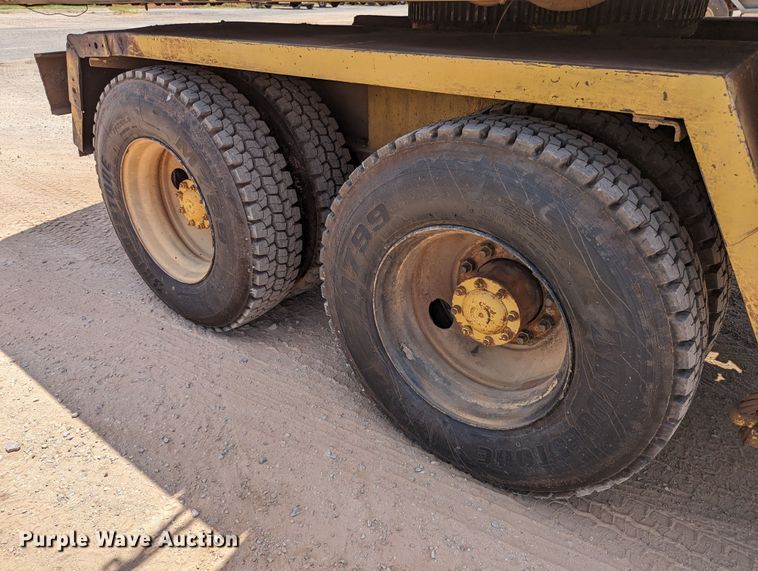 image for item LN9015 1994 Gradall XL4100  wheeled excavator