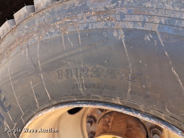 image for item LN9015 1994 Gradall XL4100  wheeled excavator