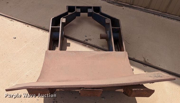 image for item LN9017 Gradall  excavator grapple