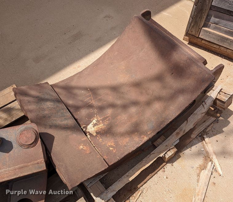 image for item LN9017 Gradall  excavator grapple