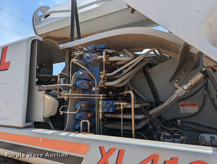 image for item LN9018 2007 Gradall XL4100 II  wheeled excavator