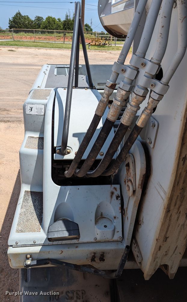 image for item LN9018 2007 Gradall XL4100 II  wheeled excavator