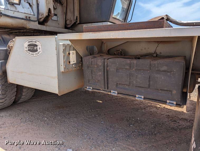 image for item LN9018 2007 Gradall XL4100 II  wheeled excavator