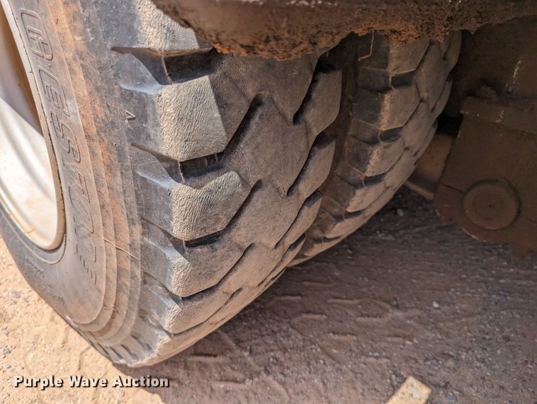 image for item LN9018 2007 Gradall XL4100 II  wheeled excavator