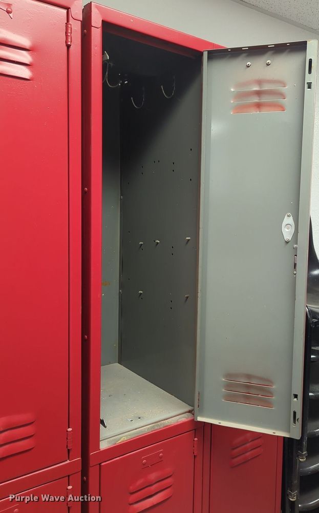 image for item LN9023 (16) lockers