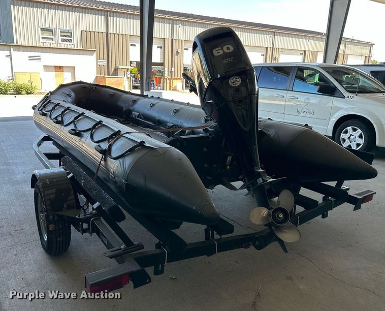 image for item LQ9009 2017 Zodiac MilPro  inflatable boat