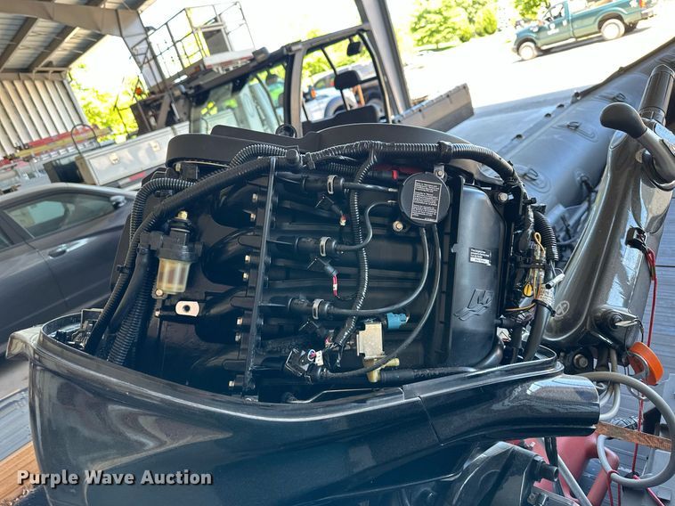 image for item LQ9009 2017 Zodiac MilPro  inflatable boat