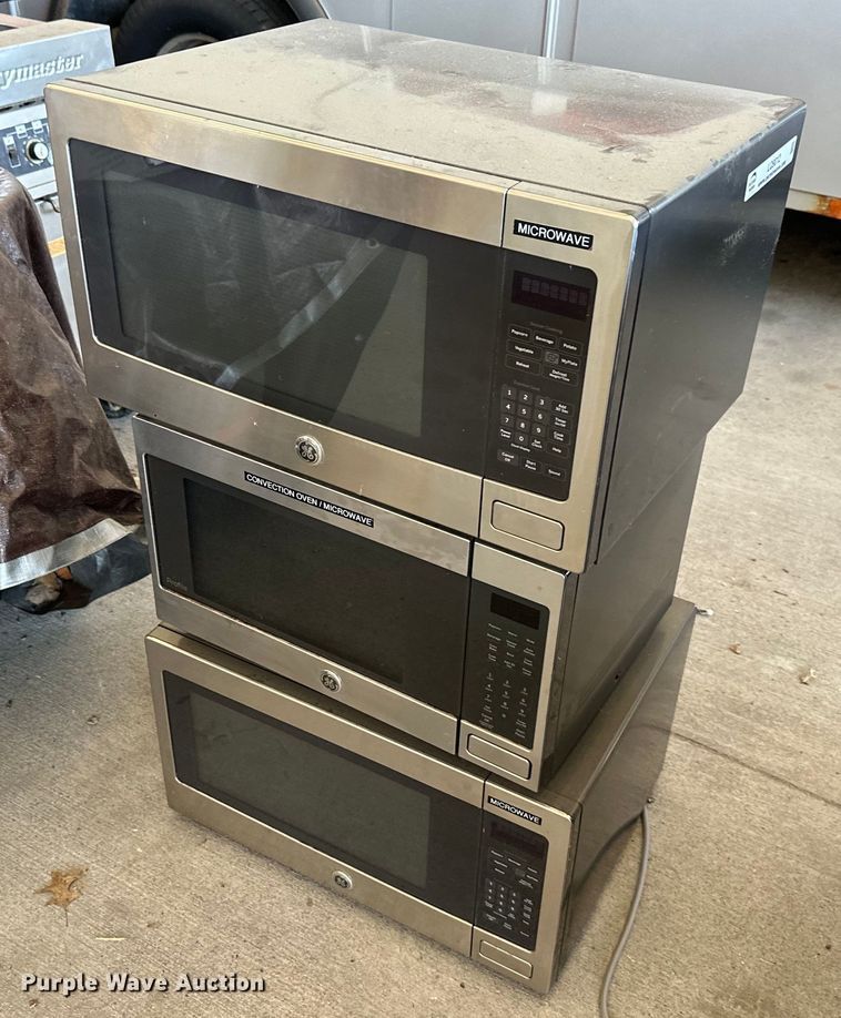 image for item LQ9012 (3) GE microwaves