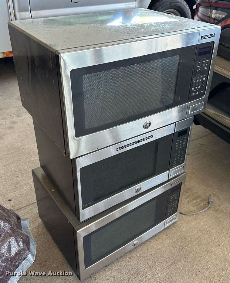 image for item LQ9012 (3) GE microwaves