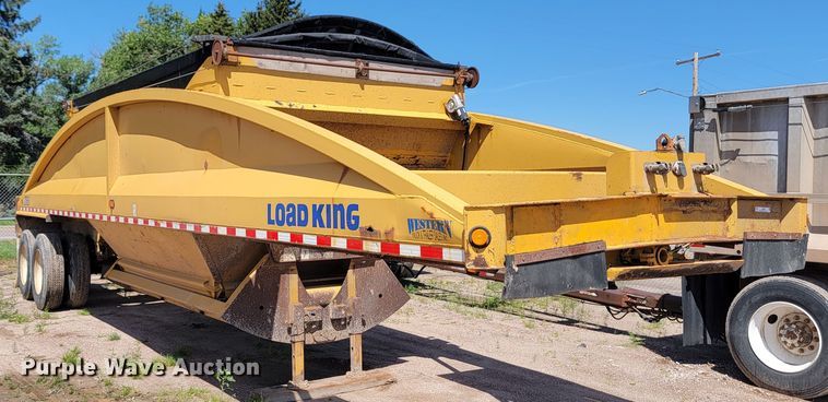 image for item LQ9048 2006 Load King  bottom dump trailer