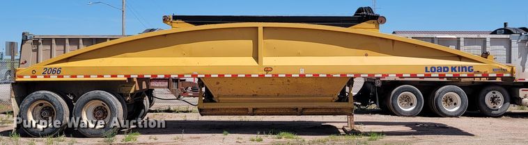 image for item LQ9048 2006 Load King  bottom dump trailer