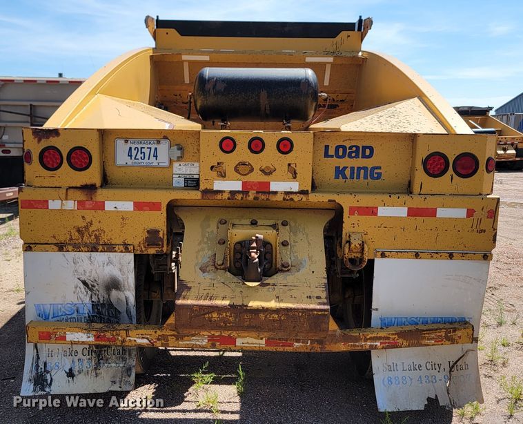 image for item LQ9048 2006 Load King  bottom dump trailer