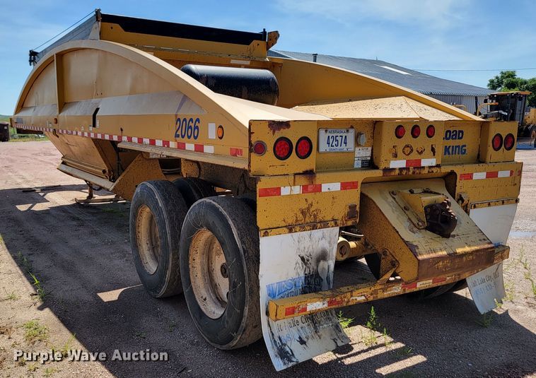 image for item LQ9048 2006 Load King  bottom dump trailer