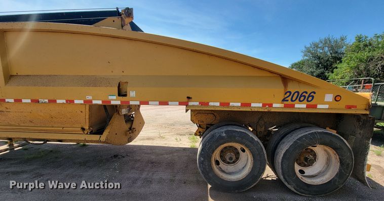 image for item LQ9048 2006 Load King  bottom dump trailer