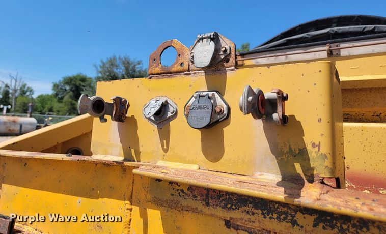 image for item LQ9048 2006 Load King  bottom dump trailer