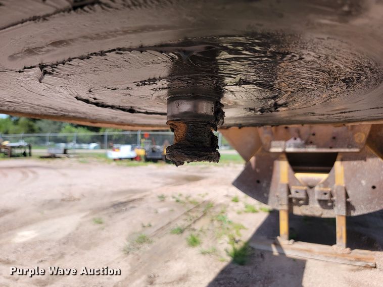 image for item LQ9048 2006 Load King  bottom dump trailer