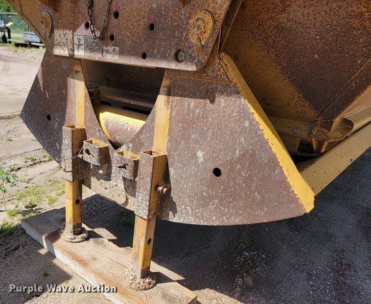 image for item LQ9048 2006 Load King  bottom dump trailer