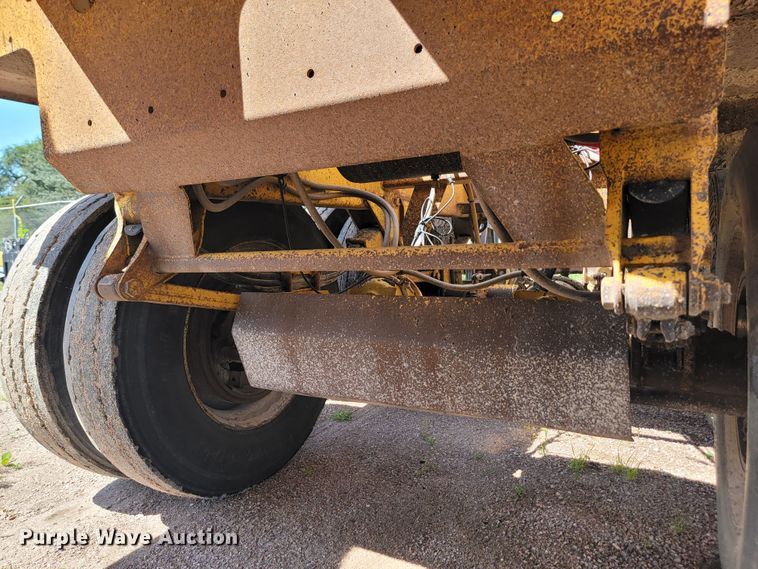 image for item LQ9048 2006 Load King  bottom dump trailer