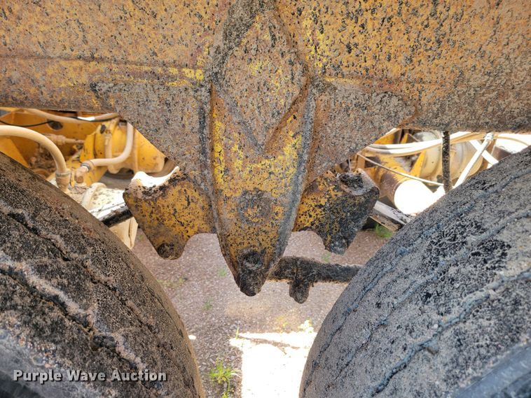 image for item LQ9048 2006 Load King  bottom dump trailer