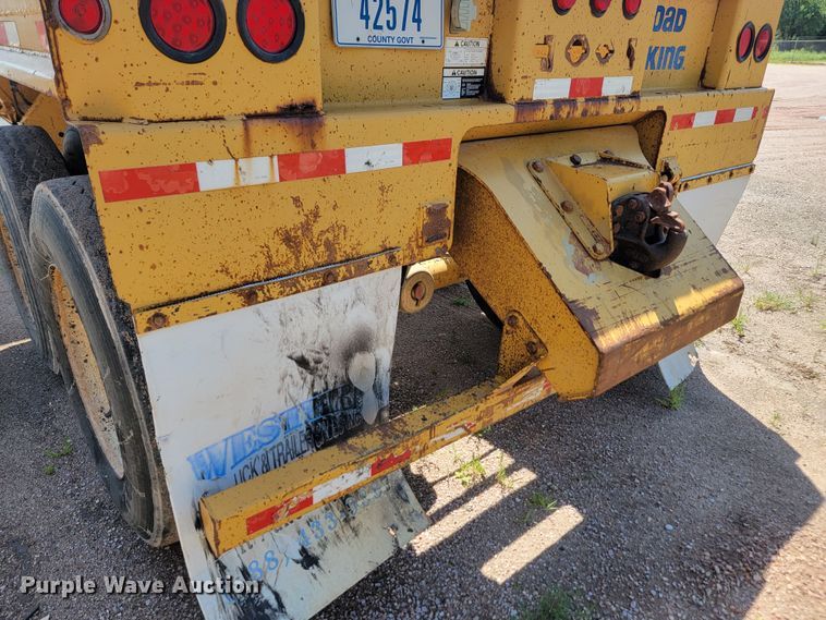 image for item LQ9048 2006 Load King  bottom dump trailer