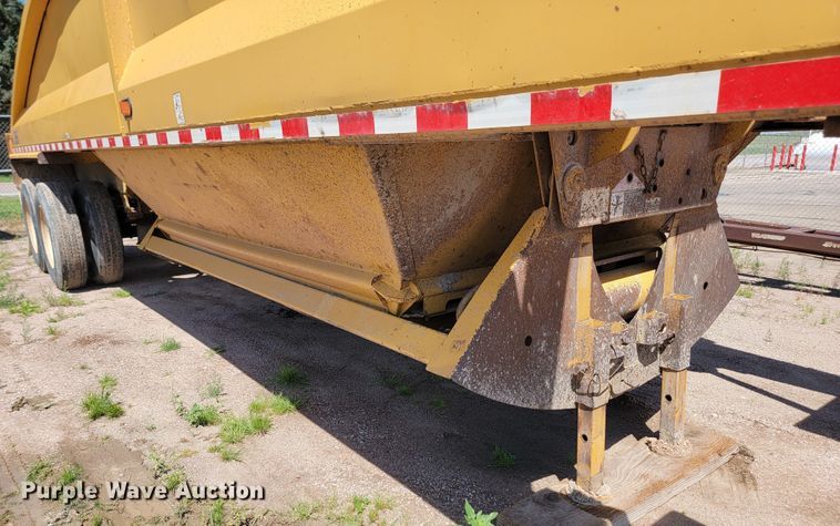 image for item LQ9048 2006 Load King  bottom dump trailer