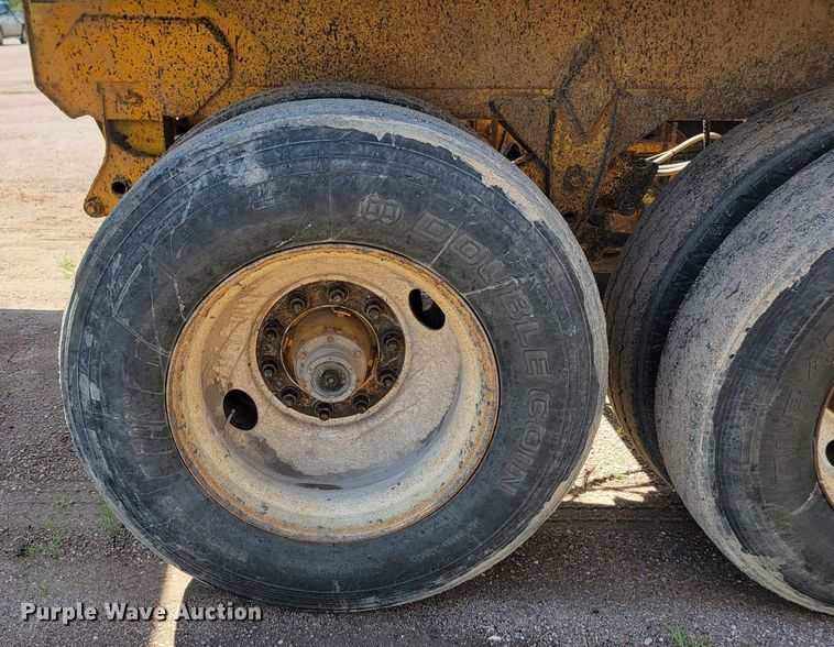 image for item LQ9048 2006 Load King  bottom dump trailer