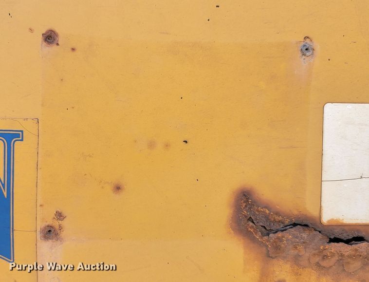 image for item LQ9048 2006 Load King  bottom dump trailer