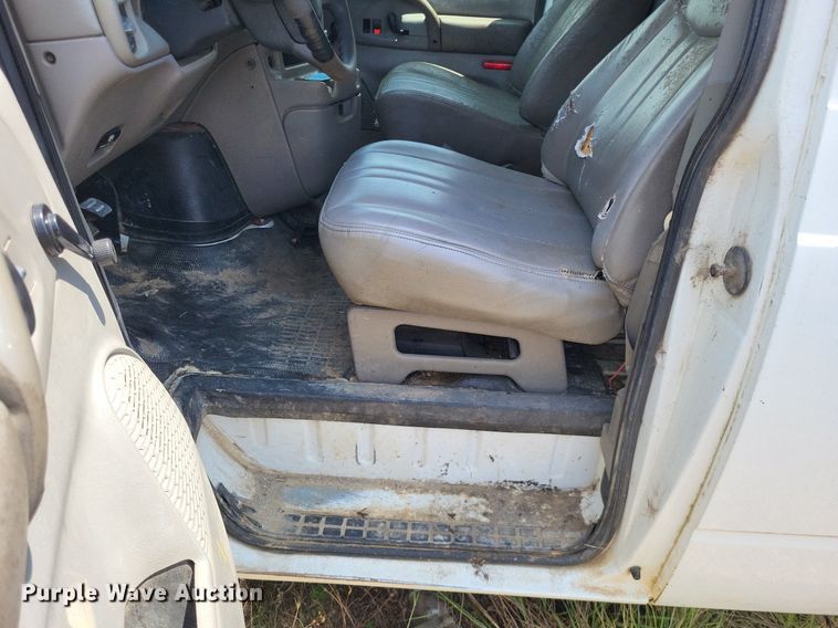 image for item LS9576 2002 Chevrolet Astro  van