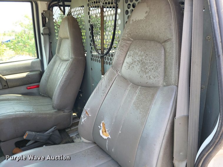 image for item LS9576 2002 Chevrolet Astro  van