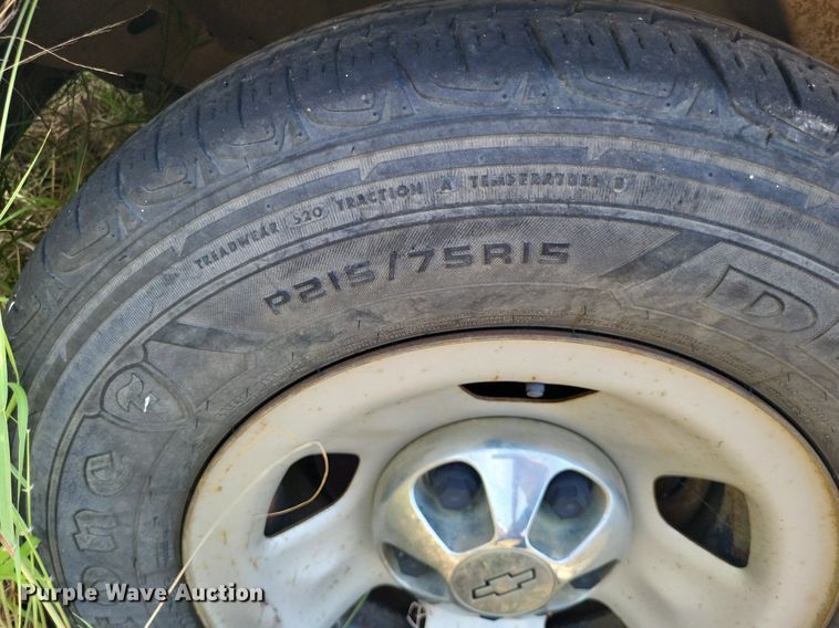 image for item LS9576 2002 Chevrolet Astro  van