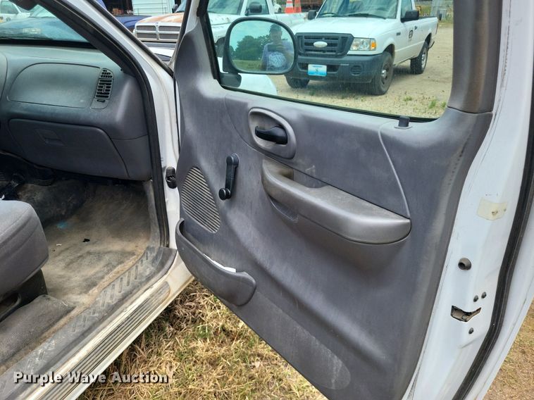 image for item LS9580 2003 Ford F150 XL  SuperCab pickup truck