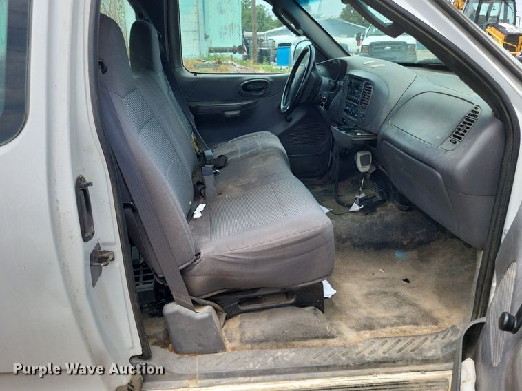 image for item LS9580 2003 Ford F150 XL  SuperCab pickup truck