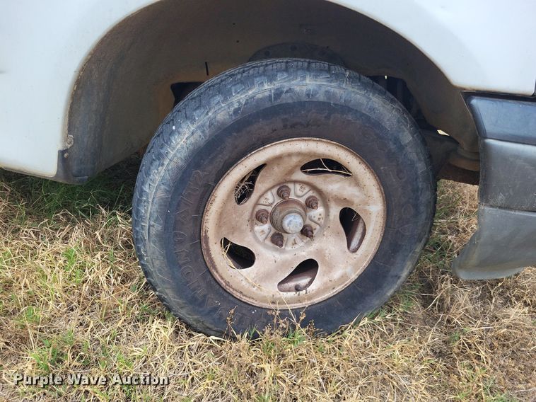 image for item LS9580 2003 Ford F150 XL  SuperCab pickup truck