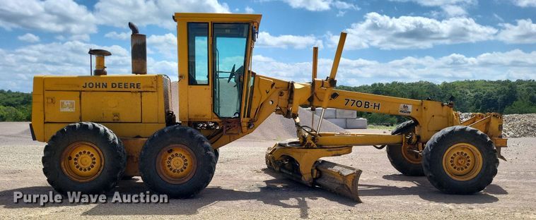 image for item LS9631 1992 John Deere 770B-H  motor grader