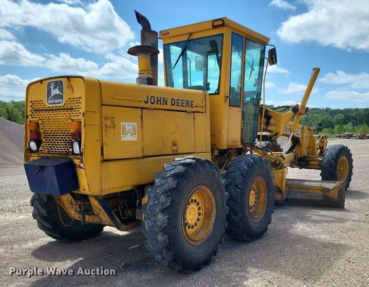 image for item LS9631 1992 John Deere 770B-H  motor grader