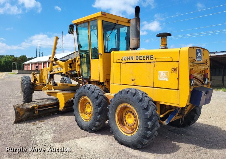 image for item LS9631 1992 John Deere 770B-H  motor grader